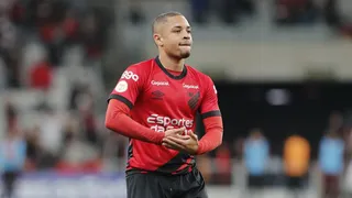 Barcelona recebe aval para inscrever Vitor Roque como reforço em janeiro