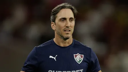 Gramado de estádio do Operário revolta técnico do Fluminense: “Impossível de jogar”