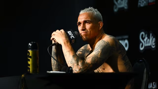 Charles do Bronx negocia próxima luta e mira nova chance pelo cinturão do UFC