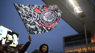Justiça bloqueia R$ 38,8 milhões do Corinthians por dívida com antiga patrocinadora; entenda
