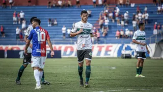 Com desfalques na zaga, Coritiba pode ver garotos ganharem oportunidade