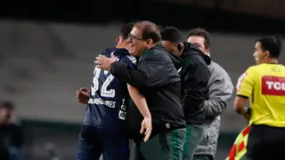 Guto Ferreira evita tranquilidade no Coritiba: “Temos que estar focados”
