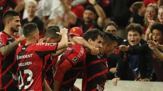 Athletico abusa do lado esquerdo e jogadas individuais e domina Caracas em goleada