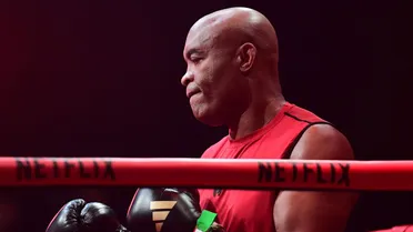 Anderson Silva encara Tyron Woodley em evento com Jake Paul x Joshua; veja card completo