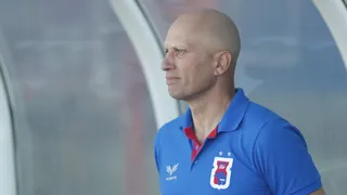 Após novo caso de violência, técnico do Paraná Clube cobra CBF e poder público