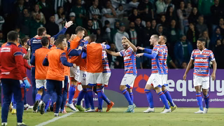 Fortaleza encerra longa invencibilidade do Coritiba no Couto Pereira