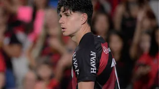 Zapelli perde espaço no Athletico e vira alvo de gigante argentino