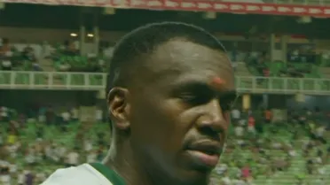 Com ferimento na testa, zagueiro do Coritiba dispara contra árbitro após derrota