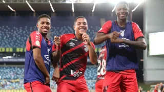 Vitor Roque faz o primeiro gol pelo Athletico: “Sensação de alívio”
