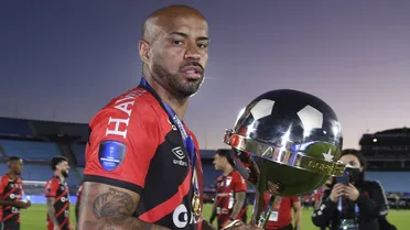 Thiago Heleno foi embora. Qual foi a sua última imagem no Athletico?