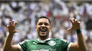 Vitor Roque desencanta após 19 jogos e salva o Palmeiras