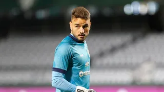 Após pedir para deixar Coritiba, goleiro Gabriel treina em grupo separado