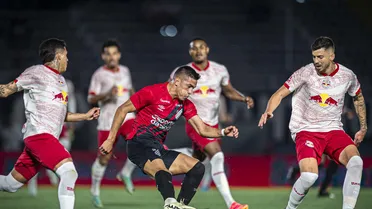 Cuello tem melhor sequência e vira destaque do Athletico