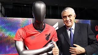 Petraglia abre os cofres e Athletico faz maior investimento de sua história no futebol