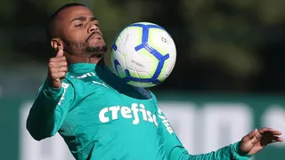 Atacante do Juventude é alvo de racismo em jogo contra o Internacional
