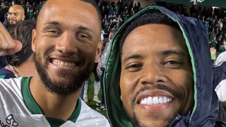 “Me pegaram para Cristo”: Atacante do Coritiba supera vaias e sai aplaudido