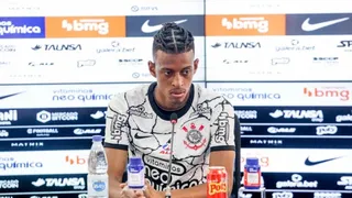 Robson Bambu, do Corinthians, nega estupro em depoimento à polícia