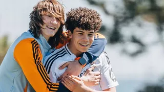 Filho de astro ex-seleção estreia com assistência de letra em clássico na Espanha