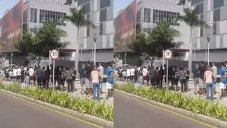Torcida do Athletico faz fila na Arena por ingresos para a final do Estadual