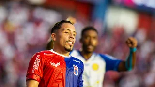 Grito de “fora, Argel” e vaias: torcida do Paraná Clube se revolta com início ruim