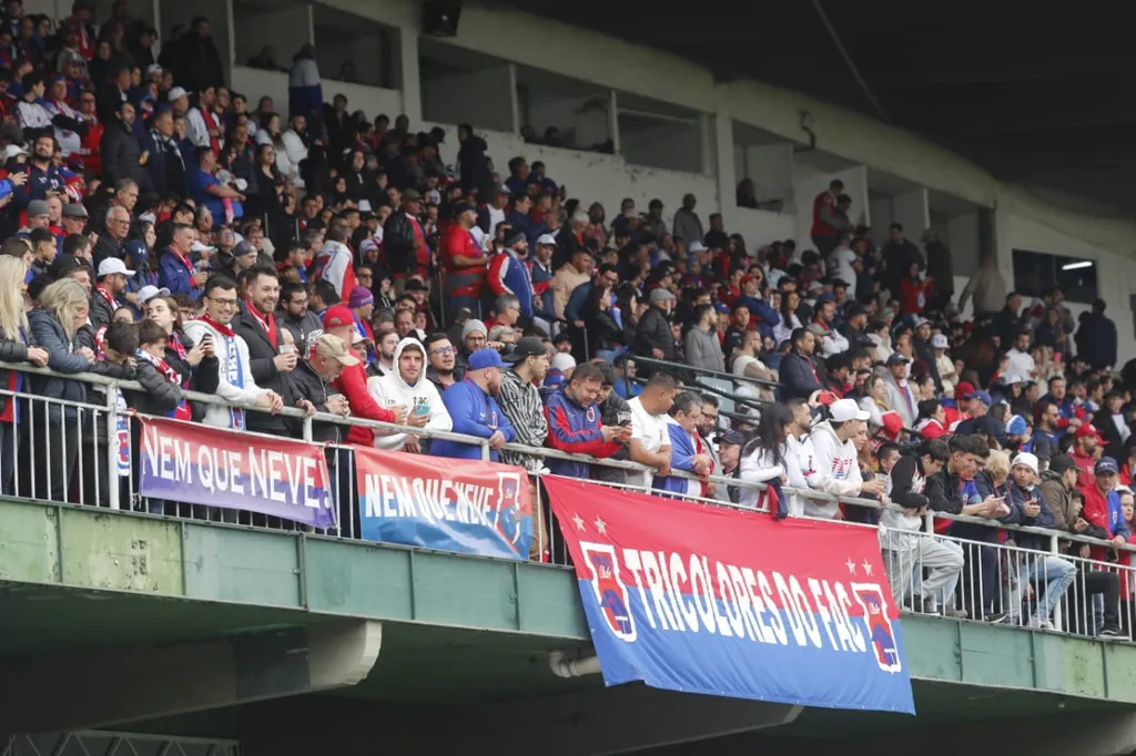 Paraná Clube x Patriotas