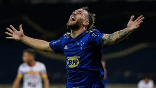 Coritiba negocia com atacante do Cruzeiro para a Série A