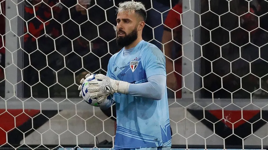 jandrei goleiro são paulo eliminação athletico