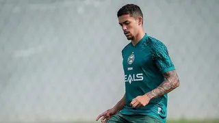 Volante volta de empréstimo e é inscrito pelo Coritiba no Estadual
