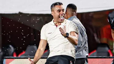 Jair Ventura provoca Odair Hellmann após eliminação do Athletico: “Estudar mais”