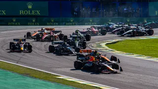 Campeão Verstappen domina GP de São Paulo, que teve batidas e emoção