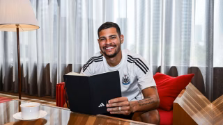 Bruno Guimarães vira “escritor”, publica diário no Newcastle e relembra título do Athletico