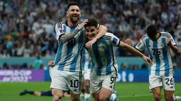 No embalo de Messi e Álvarez, Argentina vence a Croácia e está na final