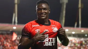 “Coisa louca”: Viveros exalta estrutura do Athletico e fala sobre adaptação ao sintético