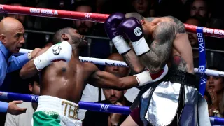 Lenda do boxe anuncia volta à carreira profissional