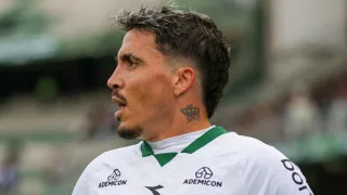 Coritiba encara Novorizontino em duelo direto no G4; veja as escalações