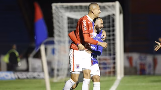 Paraná Clube vence o Araucária, ganha fôlego e dorme no G4