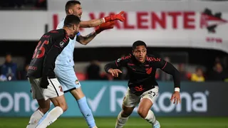 Em La Plata, o menino de ouro Vitor Roque faz história para o Athletico