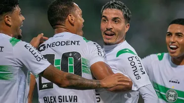 Coritiba perde titular contra o Remo e Mozart diz: “Espero que não seja grave”