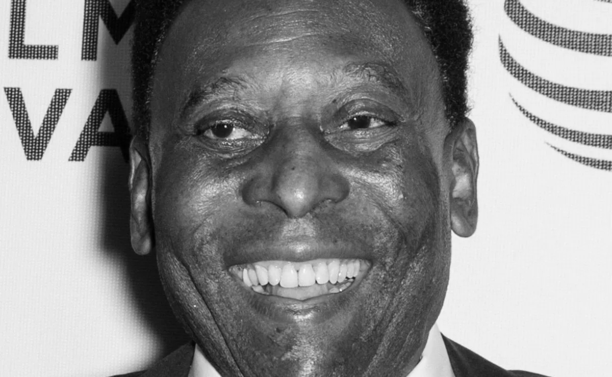 Pelé, Rei do Futebol, em imagem que ilustra livro sobre sua trajetória
