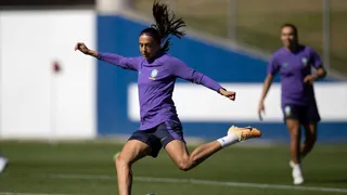 Andressa Alves admite favoritismo do Brasil e prega tranquilidade contra a Jamaica