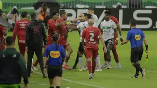 Atletiba: Procuradoria do TJD-PR denuncia e jogadores podem pegar suspensão pesada
