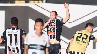 Coritiba poupa titulares e perde do Operário em prévia de jogo milionário