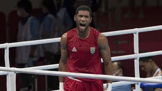 Hebert Conceição surpreende russo e consegue vaga na final do boxe