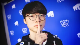 Semifinais do Worlds 2021 escancaram a diferença entre Ocidente e Oriente