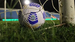 Incidência de Covid no futebol paulista supera as mais altas do mundo, diz estudo