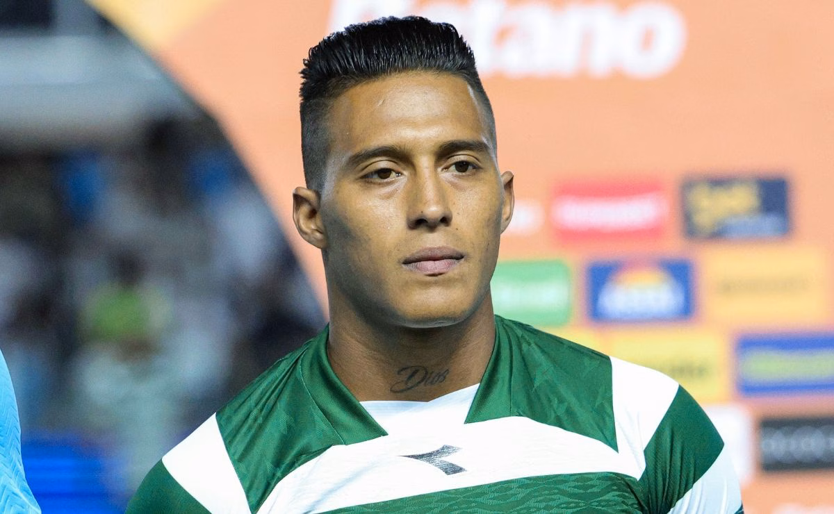 Sebastián Gómez durante partida do Coritiba no Brasileirão
