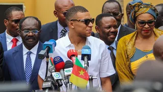 Mbappé admite necessidade de mudança para conquistar a Bola de Ouro: “Jogar no PSG não ajuda”