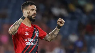 De artilheiro a afastado: o balanço dos reforços do Athletico para 2024