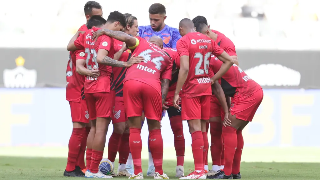 Athletico é rebaixado no Brasileirão