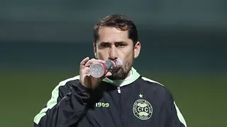 Com futebol de Segunda, Coritiba segue na Copa do Brasil